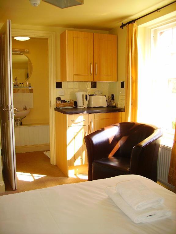 The Bell Inn Frampton on Severn Room photo